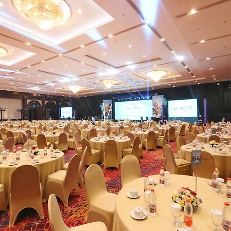Hotel Bidakara Jakarta Buitenkant foto