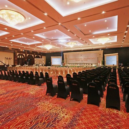 Hotel Bidakara Jakarta Buitenkant foto
