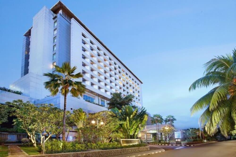 Hotel Bidakara Jakarta Buitenkant foto