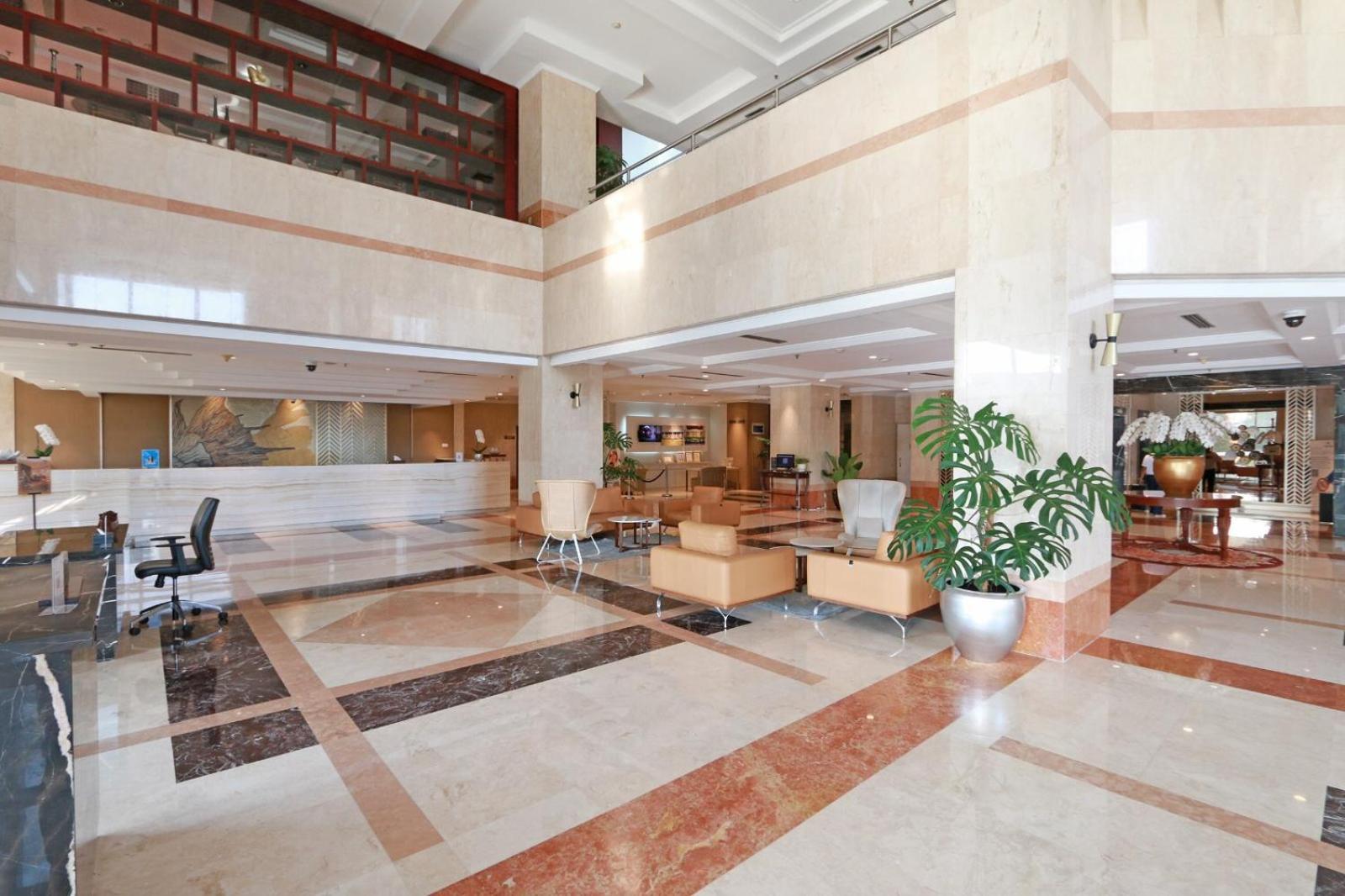Hotel Bidakara Jakarta Buitenkant foto
