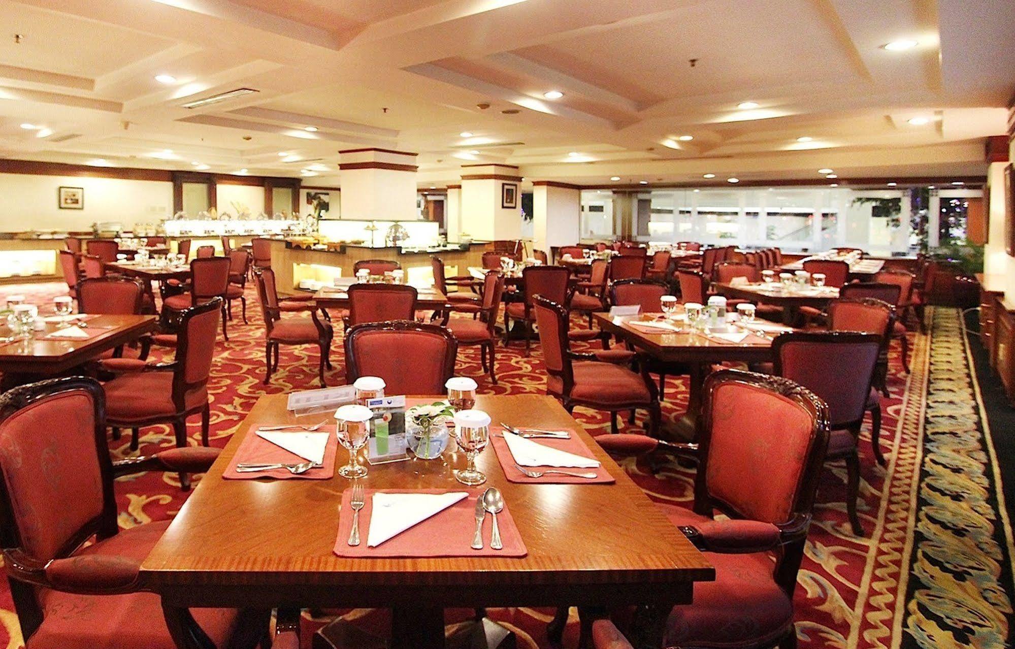 Hotel Bidakara Jakarta Buitenkant foto