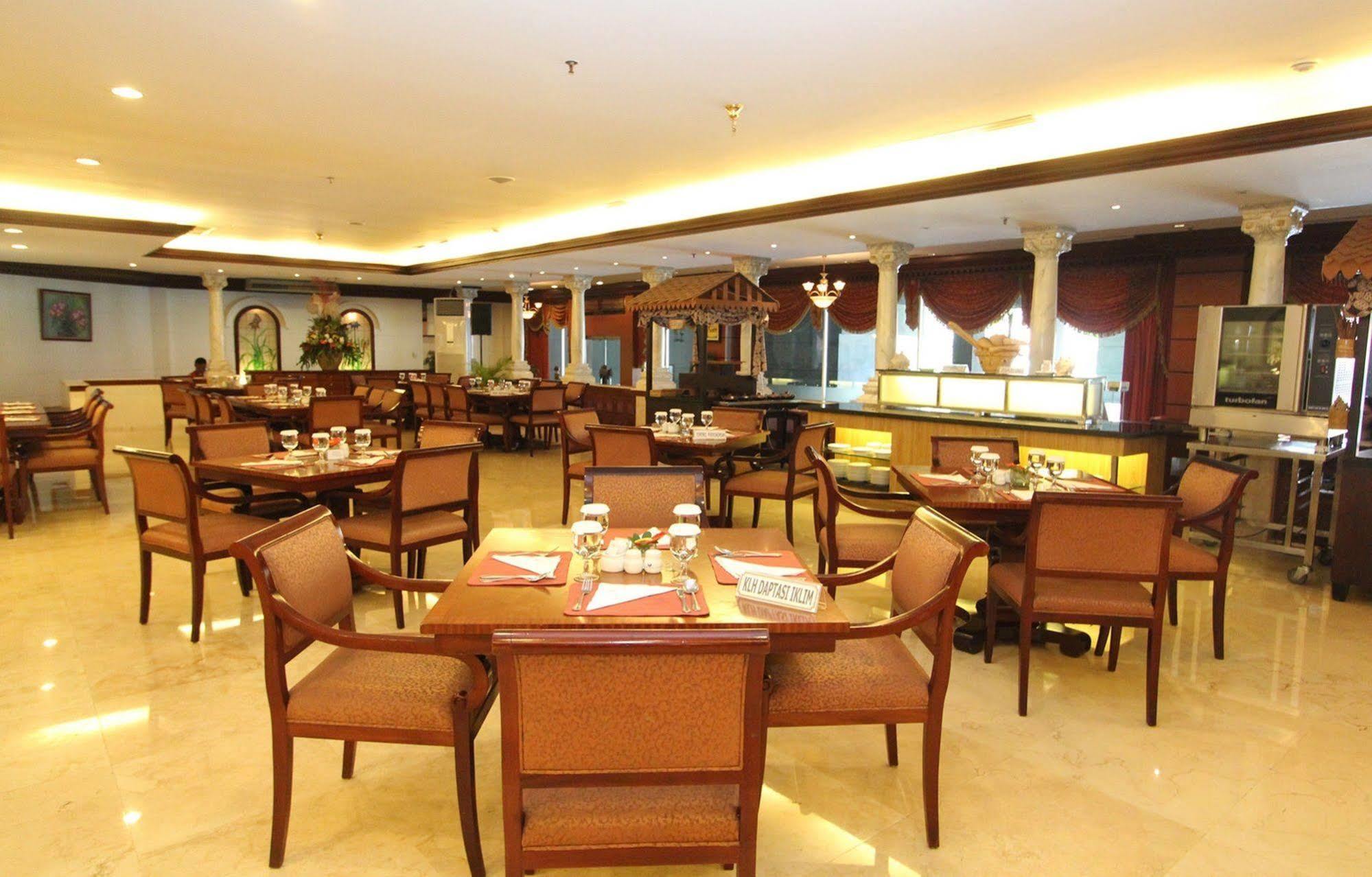 Hotel Bidakara Jakarta Buitenkant foto