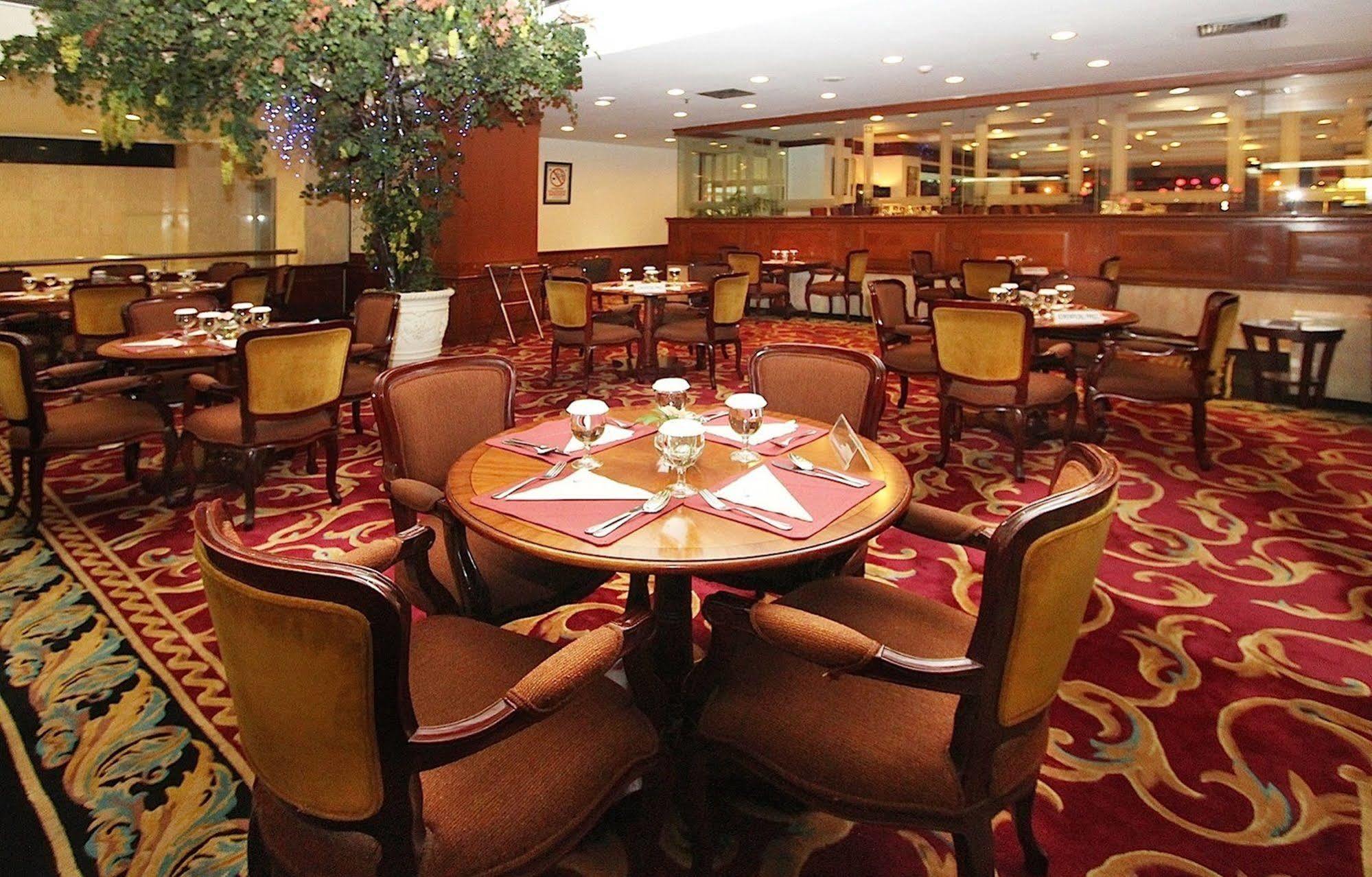 Hotel Bidakara Jakarta Buitenkant foto