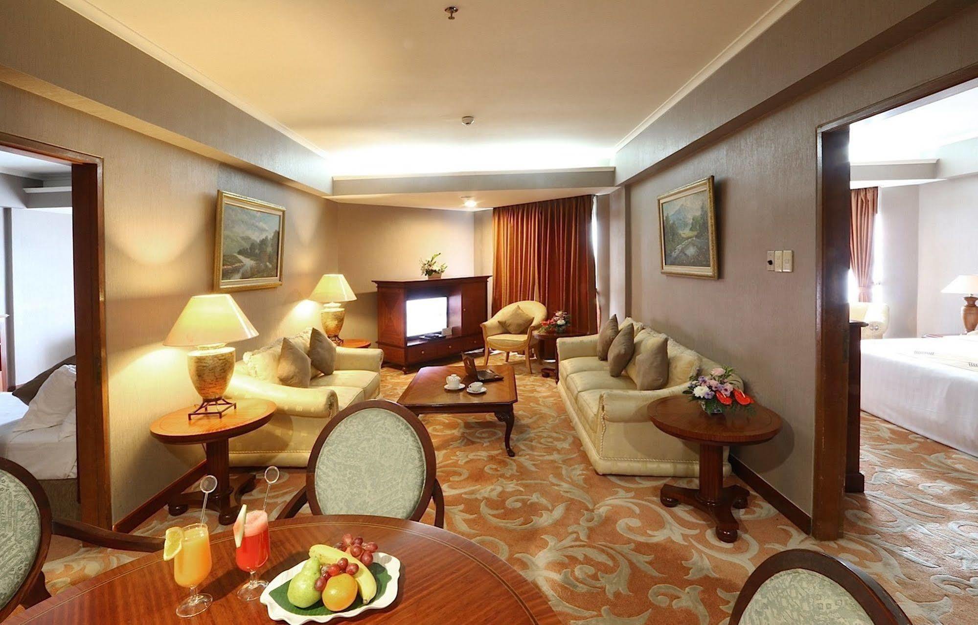 Hotel Bidakara Jakarta Buitenkant foto