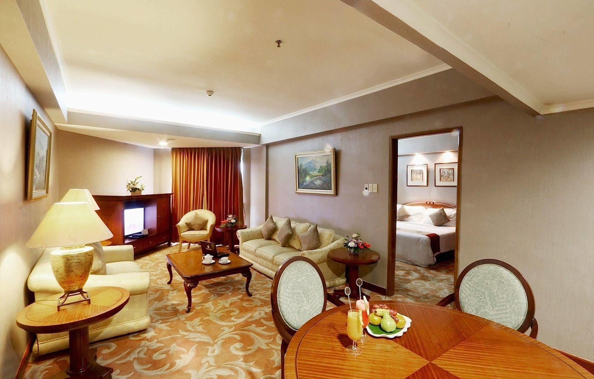 Hotel Bidakara Jakarta Buitenkant foto