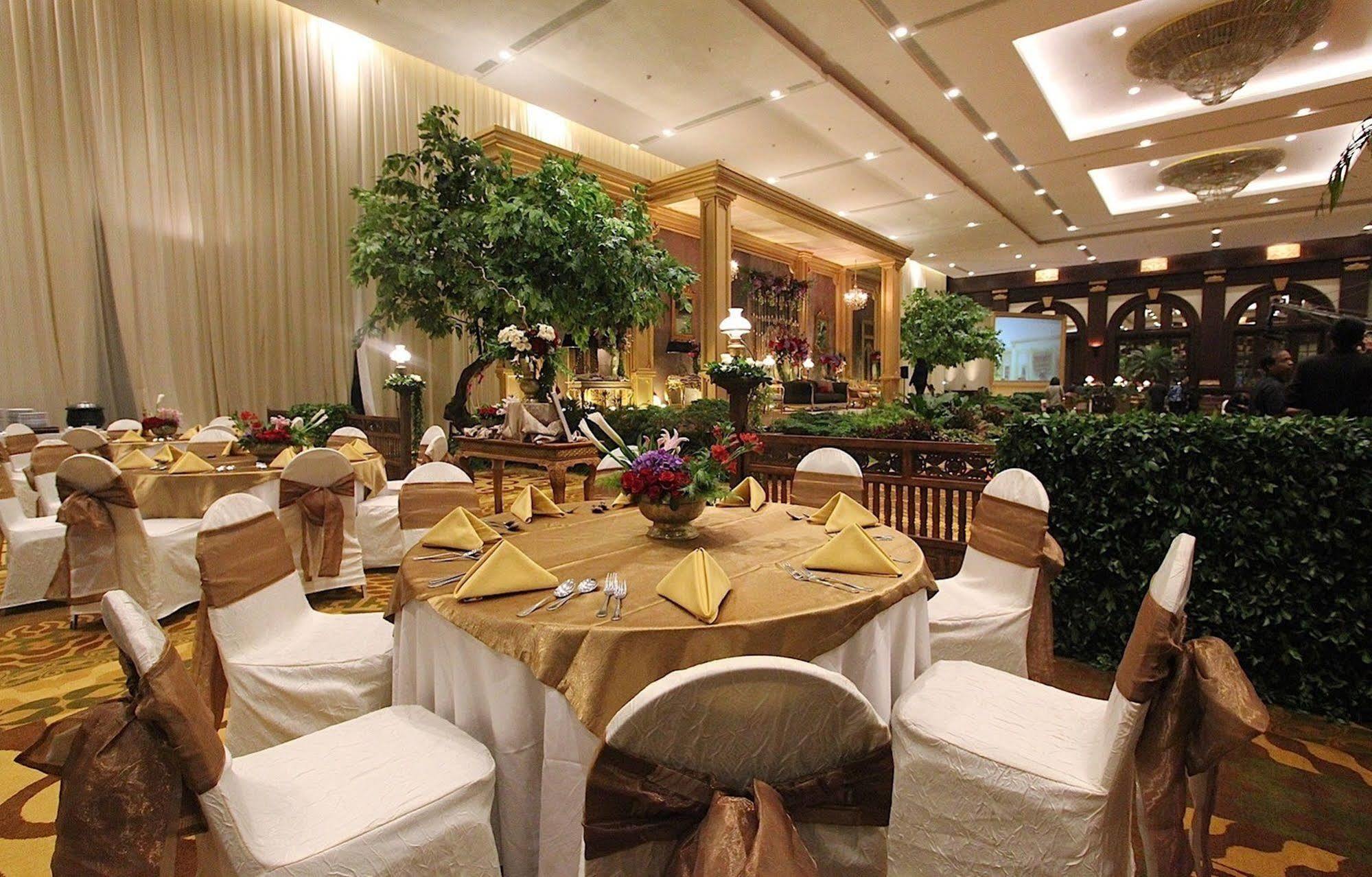 Hotel Bidakara Jakarta Buitenkant foto