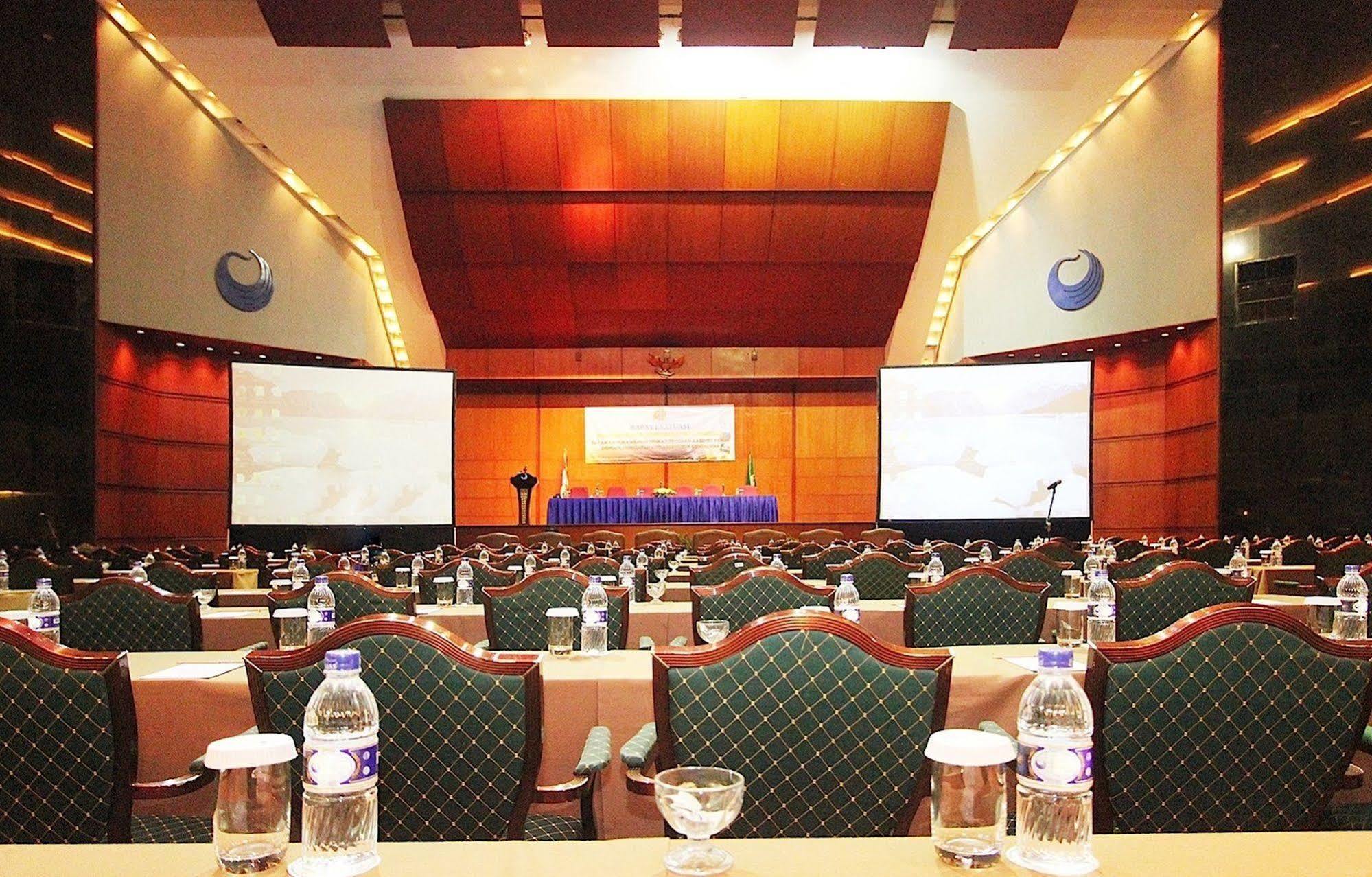 Hotel Bidakara Jakarta Buitenkant foto
