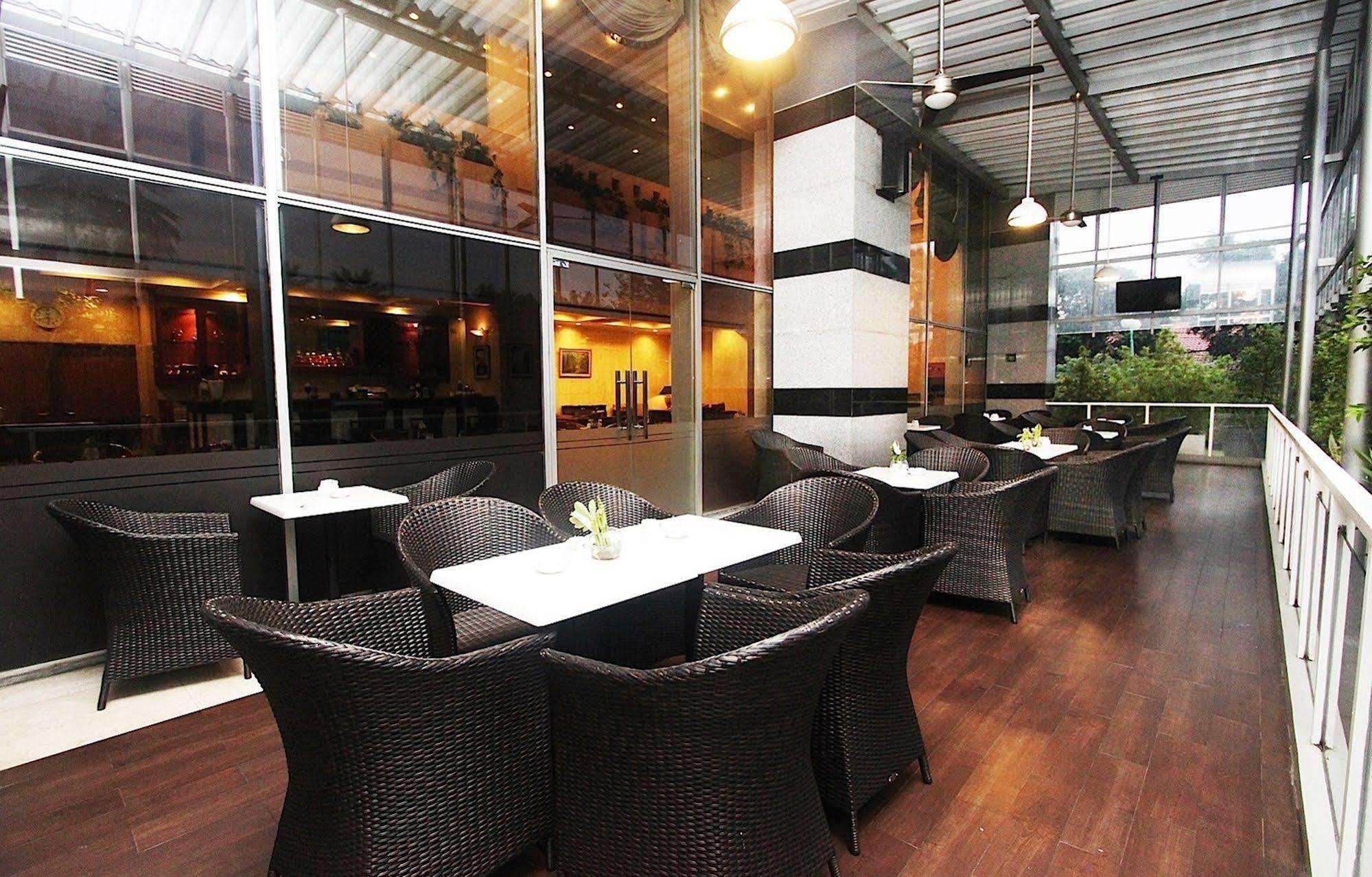 Hotel Bidakara Jakarta Buitenkant foto